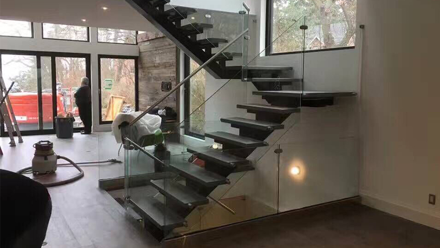 Modern Tinted Carbon Steel Centre Beam Straight Staircase with Stainless Steel Standoff Glass Railing